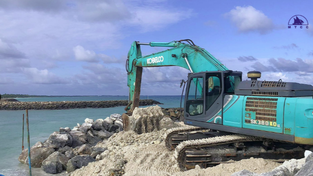 ލ. ގަމު ބަނދަރު ތަރައްގީކުރުމުގެ މަޝްރޫއުގެ 80 އިންސައްތަ މަސައްކަތް ނިމިއްޖެ