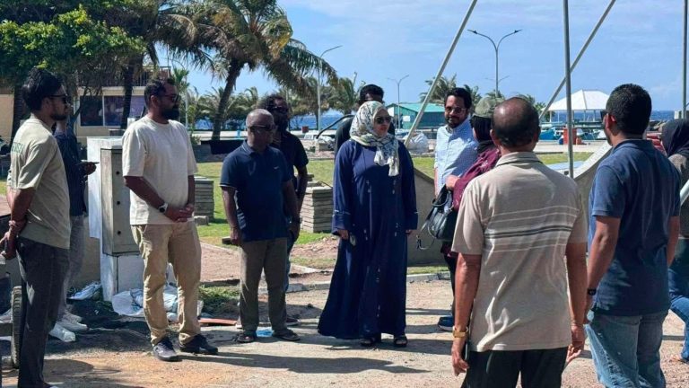 މިނިސްޓަރު ހީނާ ތަކަންދޫ އަދި އުތީމުގެ ތަރިކަ މަޝްރޫއުތައް ބައްލަވާލައްވައިފި: ގައުމީ ދުވަހަށް އާރުޑީސީން ވަމުންދާ ތައްޔާރީއަށް ތައުރީފު