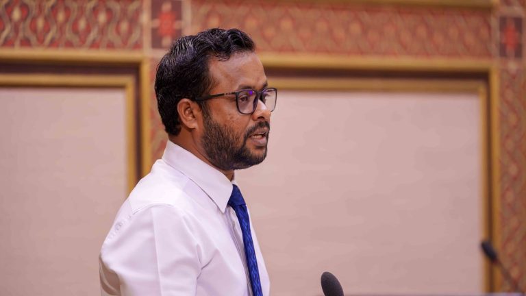 މިނިސްޓަރ އޮފް އިންފްރާސްޓްރަކްޗަރ، ހައުސިންގ އެންޑް އަރބަން ޑިވެލޮޕްމަންޓް ޑޮކްޓަރ ޢަބްދުﷲ މުއްތަލިބް