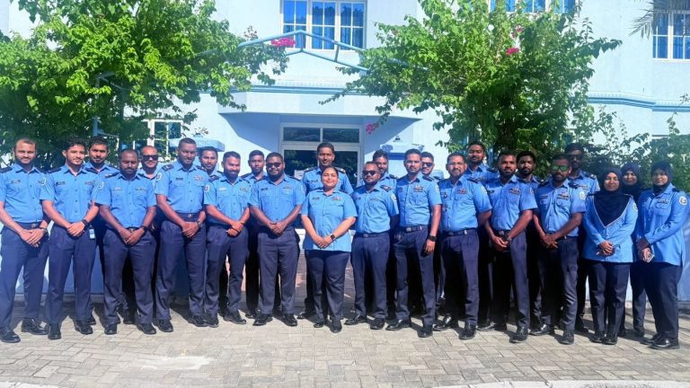 އާއިލީ އަދި ކުޑަކުދިންގެ މައްސަލަތައް ތަހުގީގުކުރުމުގެ ހާއްސަ ކޯހެއް ފުލުހުން ފަށައިފި