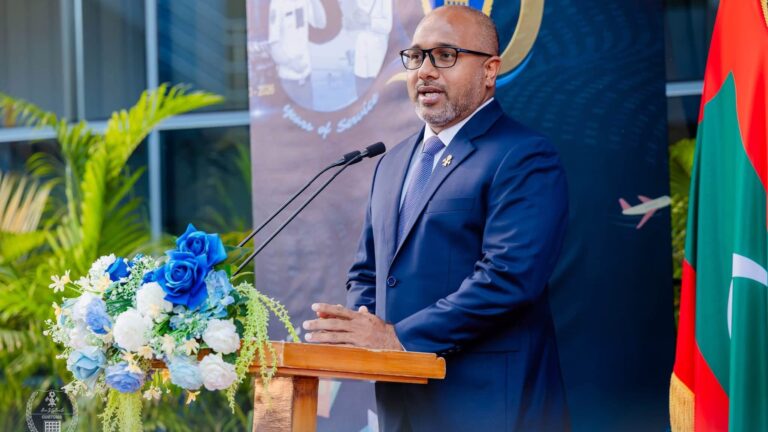 ބޯޑަރުގެ ރައްކާތެރިކަމަށް ކަސްޓަމްސްގެ ޚިދުމަތްތައް ޑިޖިޓަލައިޒް ކުރަނީ: މިނިސްޓަރު އިޙްސާން