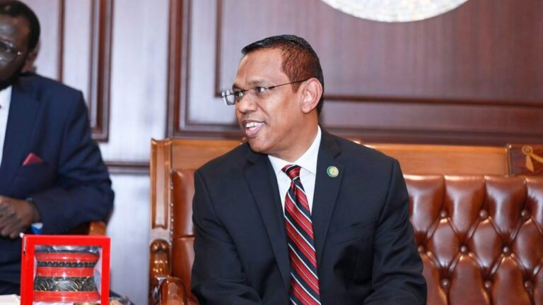 ބަހްރައިންގެ ސަފީރަކަށް އަހްމަދު ސަރީރު އައްޔަންކުރަން މަޖިލީހަށް ފޮނުވައިފި
