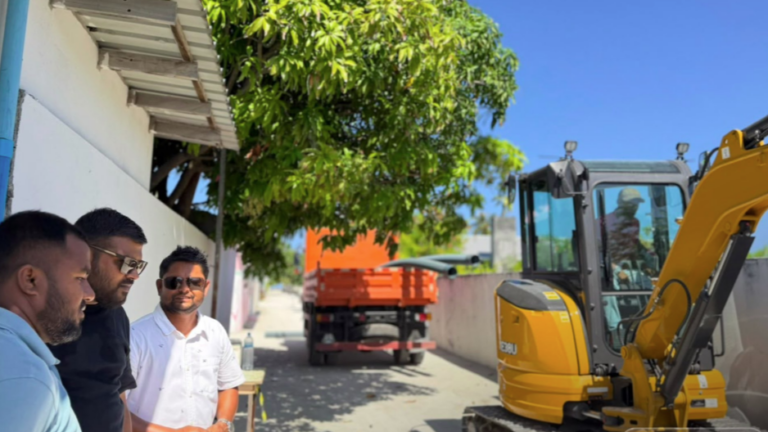 އާރުޑީސީގެ އިސްވަފުދެއް ތ. އަތޮޅަށް - މަޝްރޫޢުތަކުގެ ސްޕީޑް އަވަސްކޮށް އެންމެ ފަހުގެ އަފްޑޭޓްތަށް ބަލާލައިފި