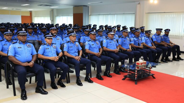 ފުލުހުންގެ 331 އޮފިސަރަކަށް މަގާމުގެ ކުރިއެރުން ދީފި