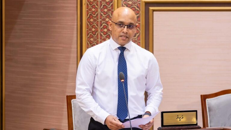 ފިނޭންސް މިނިސްޓަރު ހަސަން ޒަރީރު