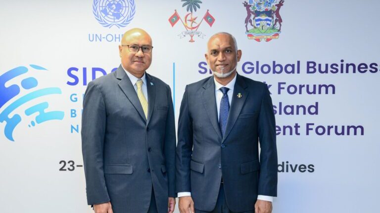 ފަތުރުވެރިކަމުގެ ދާއިރާގެ ފުރުުސަތުތަކާއި ގުޅޭގޮތުން ޕަލާއޫއާއެކު މަޝްވަރާކޮށްފި