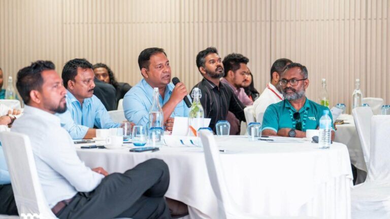 ތިލަފުށީ ބަނދަރު މަޝްރޫޢާ ގުޅޭގޮތުން އެމްޕީއެލްއިން ސްޓޭކްހޯލްޑަރުންނާއެކު މަޝްވަރާކޮށްފި