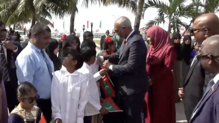 ރައީސް މުއިއްޒު އުތީމަށް ވަޑައިގަތުން