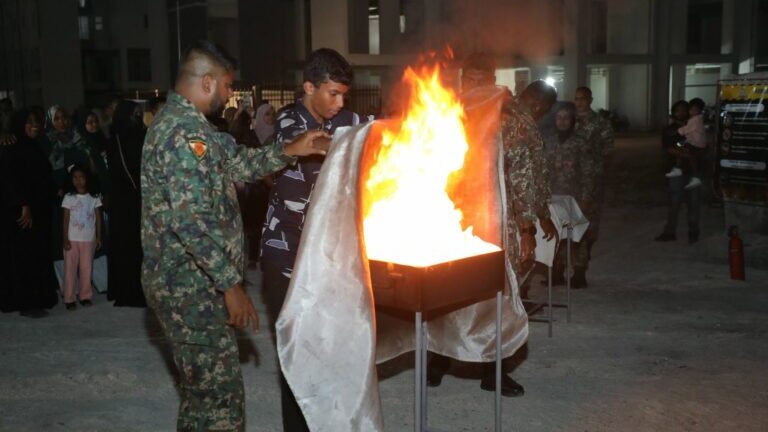 އަމާން ޓަވަރުތަކުގައި އަލިފާނުގެ ހާދިސާތަކުން ރައްކާތެރިވުމުގެ ސެޝަނެއް