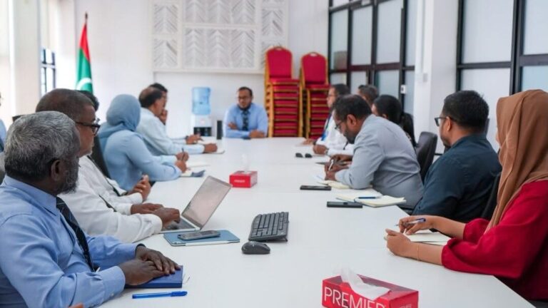 ޔުޓިލިޓީ ޚިދުމަތްތަކުގެ ސިޔާސަތުތަކަށް ބަދަލުގަންނަން ކުންފުނިތަކާއެކު މިނިސްޓަރު އަލީ ޝަރީފް މަޝްވަރާކުރައްވައިފި