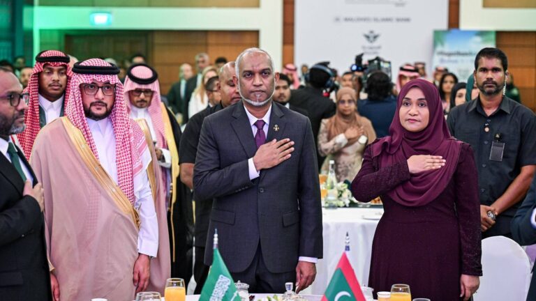 ސައުދީއަރަބިއްޔާގެ ގައުމީ ދުވަސް ފާހަަގަކުރަން ކުރުނބާ މޯލްޑިވްސްގައި މިރޭ ބޭއްވި ހަފުލާގެ ތެރެއިން