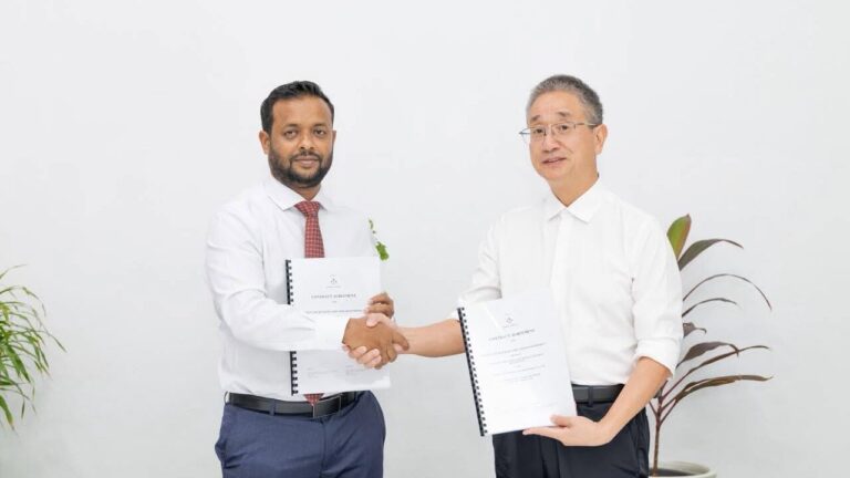 އައްޑޫ ލިންކް ރޯޑު 4 ލޭނަށް ފުޅާކޮށް ތަރައްގީކުރުމަށް ޗައިނާ ކުންފުންޏަކާ ހަވާލުކޮށްފި