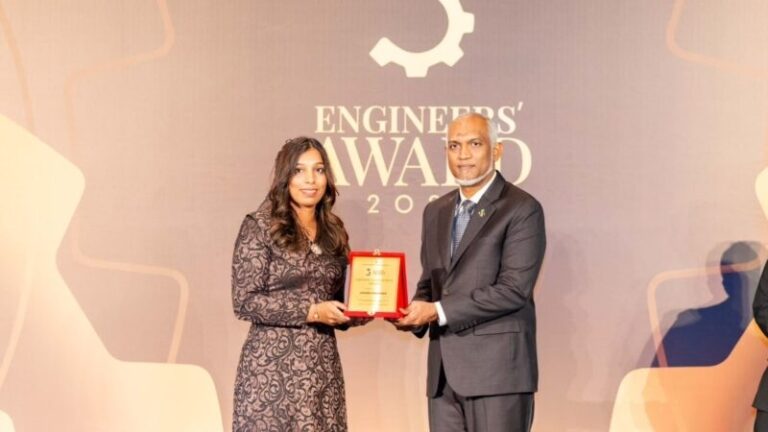 ރާއްޖޭގައި ފުރަތަމަ ފަހަރަށް ބޭއްވި "އިންޖިނިއަރިން އެވޯޑު" ކާމިޔާބުކުރި ފަރާތްތަކަށް އެވޯޑު ހަވާލުކޮށްފި