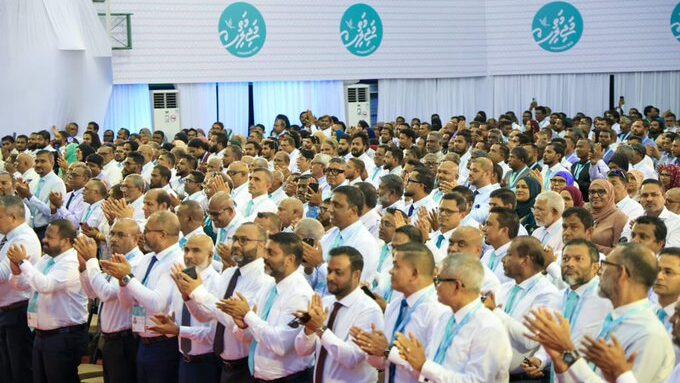 ރިޔާސީ ދެވަނަ ދައުރަކަށް ވާދަކުރެއްވުމަށް ރައީސް މުޢިއްޒަށް ދަންނަވަން ޕީއެންސީން ފާސްކޮށްފި
