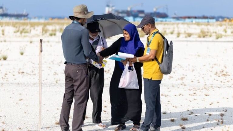 ގުޅިފަޅުން 1,300 އަށްވުރެ ގިނަ ގޯތި އަދި 3,000 އަށްވުރެ ގިނަ ރަޖިސްޓްރީ ހަވާލުކޮށްފި