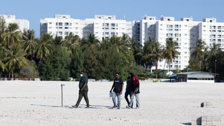 ހުޅުމާލެ 3 އިން 641 ގޯތީގެ ރަޖިސްޓްރީ އާއި 603 ބިން ހަވާލުކޮށްފި