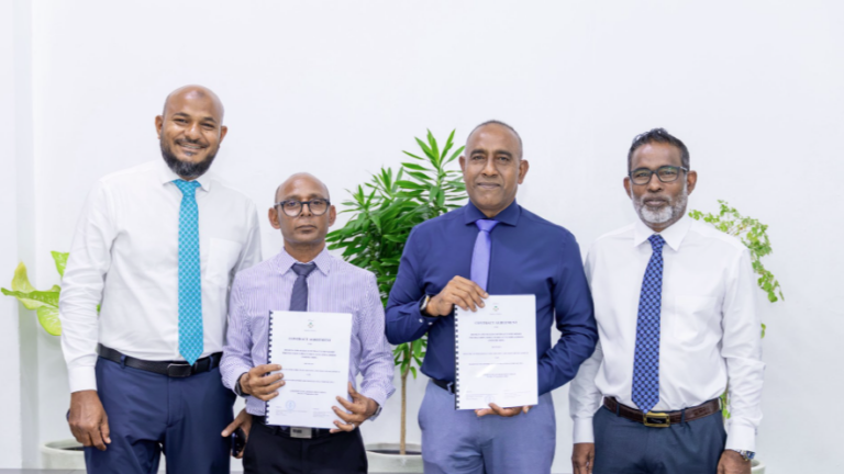 4 ރަށެއްގެ ތަރައްޤީގެ މަޝްރޫޢުތަކުގައި އެމްޓީސީސީއާއެކު ސޮއިކޮށްފި