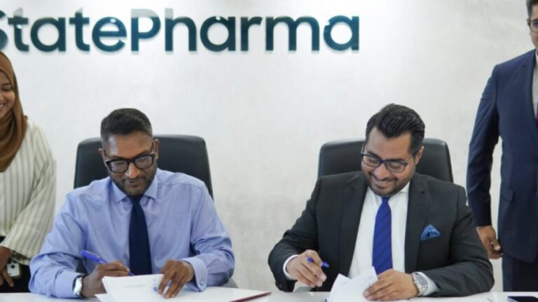 ފެންވަރު ރަނގަޅު ބޭސް ފޯރުކޮށްދިނުމަށް ސްޓޭޓް ފާމާއިން ހިރާނިސް ފާމަސޫޓިކަލްސްއާއެކު އެއްބަސްވުމެއްގައި ސޮއިކޮށްފި