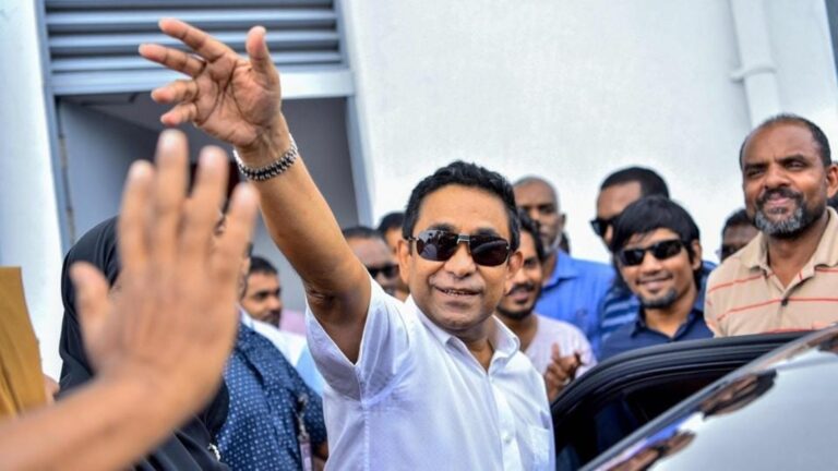 އަހަރަކަށްފަހު ރައީސް ޔާމީންގެ ޝަރީއަތްތައް އަލުން ފަށައިފި