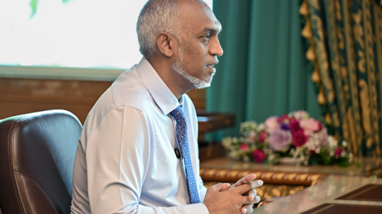 ނިޔާވި ތުއްތު ދެކުދިންގެ އާއިލާއަށް ރައީސް ތައުޒިޔާ ވިދާޅުވެ ސަލާމަތީ ފިޔަވަޅުތައް ވަރުގަދަކުރުމަށް ގޮވާލައްވައިފި
