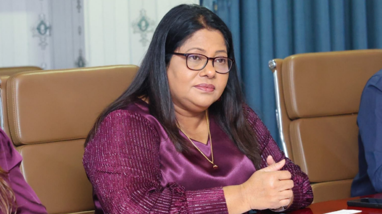 ރާއްޖެއިން އެޗްއައިވީ ޖެހުނީ 76 މީހުންނަށް، މިވަގުތު ދުނިޔޭގައި ތިބީ 52 މީހުން: މިނިސްޓަރު