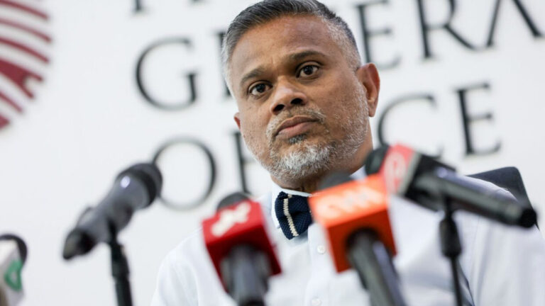 ޕްރޮސެކިއުޓާ ޖެނެރަލް