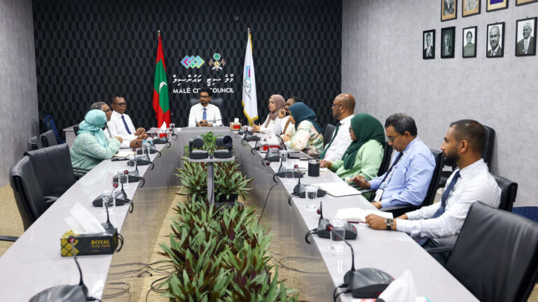 މާލޭގައި ދުންފަތުގެ އިސްތިއުމާލު. ކުރަން ކިއޮސްކު ބަހައްޓަން ސިޓީ ކައުންސިލާ އެޗްޕީއޭ އިން މަޝްވަރާ ްކުރެއްވުން