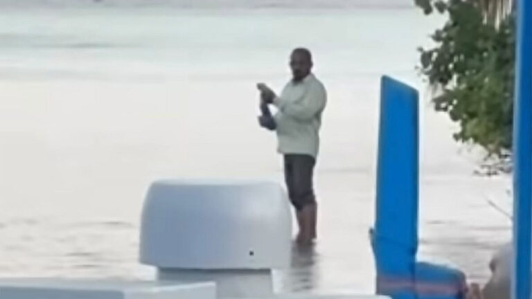 ސިހުުރު ހެދިކަމުގެ ތުހުމަތުގައި ހައްޔަރުކުރި މީހާ މަންޒަރު ފެންނަ ވީޑިއޯގެ ސްކްރީން ޝޮޓް
