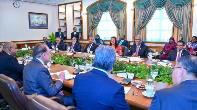 މެލޭޝިޔާއާއެކު ޒަމާންވީ ގުޅުން ބަދަހިކޮށް، ވިޔަފާރިއާއި އިގުތިސާދީ ދާއިރާއިން އައު ފުރުސަތުތައް ހޯދާނެ: ރައީސް