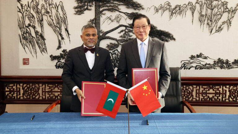 ޕްރޮސެކިއުޓަރުން ތަމްރީނުކުރުމާއި ދިރާސާކުރުމަށް ރާއްޖެއާއި ޗައިނާއާ ދެމެދު އެއްބަސްވުމެއްގައި ސޮއިކޮށްފި