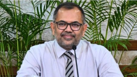 ތެލުގެ ރިޒާވެއް ޤާއިމު ކުރުމަށް މާލެކައިރިން 2 ފަޅެއް ބަލަނީ