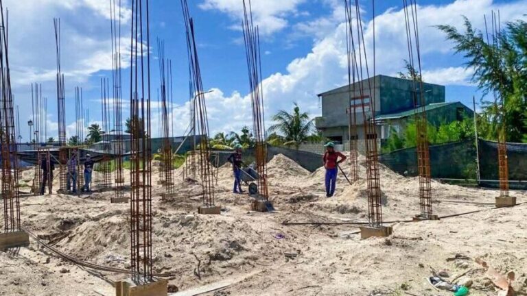 ތިނަދޫ ވަގުފް އިމާރާތުގެ ފައުންޑޭޝަން ނިމި، ތަނބުތަކުގެ މަސައްކަތް ފަށައިފި