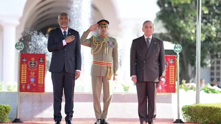 ރައީސް މުއިއްޒު ޕާކިސްތާންގެ ބޮޑުވަޒީރު ޝަހްބާޒު ޝަރީފްއާއެކު