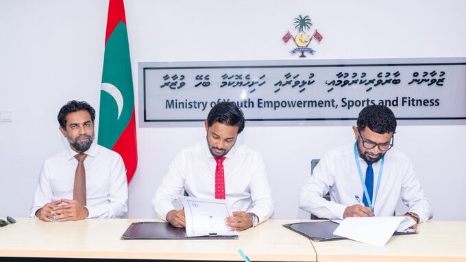 ނ. މަނަދޫ ފުޓްބޯޅަ ދަނޑުގައި ލައިޓިން ސިސްޓަމް ހަރުކުރުން އެމްޓީސީސީއާ ހަވާލުކޮށްފި