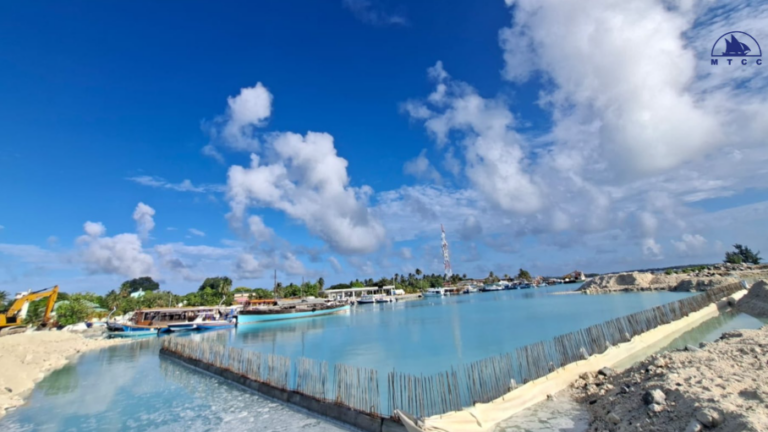 ދަނގެތި ބަނދަރު މަޝްރޫޢު: ތޮށިގަނޑު ބްލޮކްތަކުގެ 6 ވަނަ ޝިޕްމަންޓް ގެންގޮޮސްފި