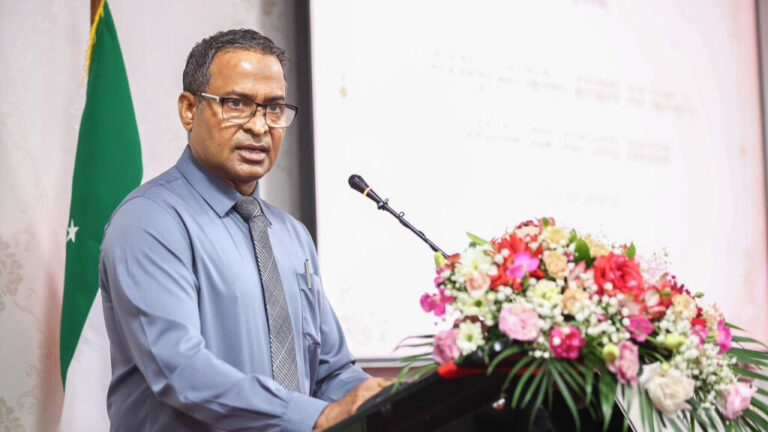 އުއްތަމަ ފަނޑިޔާރުގެ މުސާރަ 95,000 ރުފިޔާއަށް ބޮޑުކުރަން މާލިއްޔަތު ކޮމިޓީން ފާސްކޮށްފި