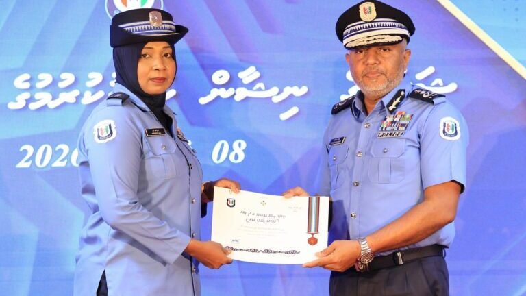 މާލެ އޭރިއާގެ 216 ފުލުހަކަށް ކުލައާއި މެޑަލް ދީފި