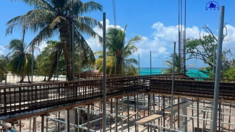 އުލިގަމު އިމިގްރޭޝަން އޮފީސް އިމާރާތުގެ ފުރަތަމަ ފަންގިފިލާގެ ސްލެބް މަސައްކަތް ކުރިއަށްދަނީ