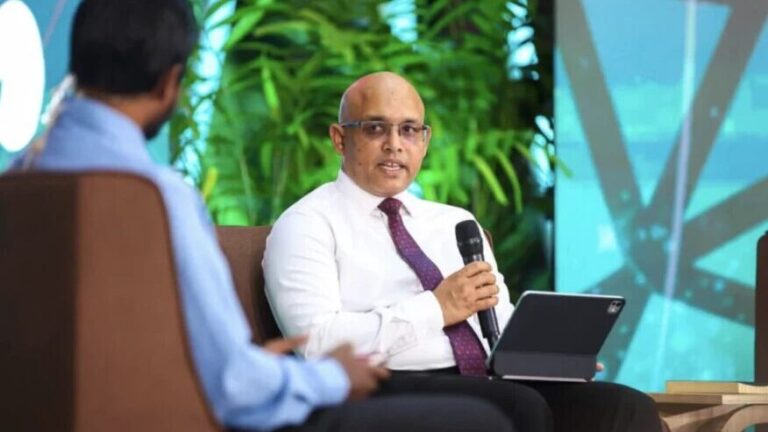 ރާއްޖޭގައި 1,200 އަށްވުރެ ގިނަ މަޝްރޫޢު ކުރިއަށްދޭ: ފިނޭންސް މިނިސްޓަރު