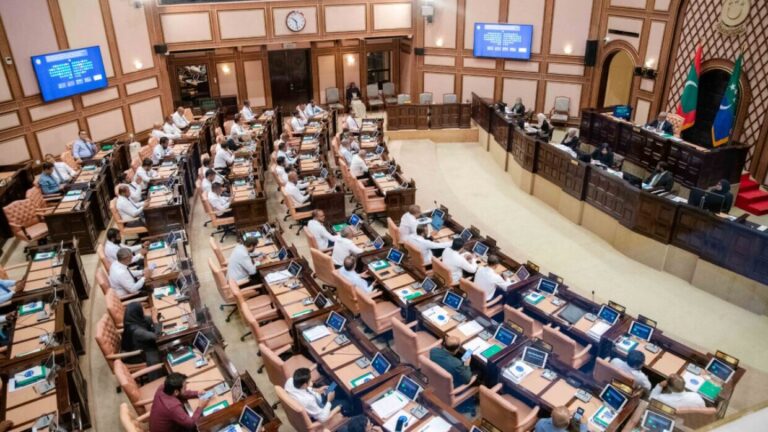 ރައްޔިތުންގެ މަޖިލިހުގެ ޖަލްސާއެއްގެ ތެރެއިން