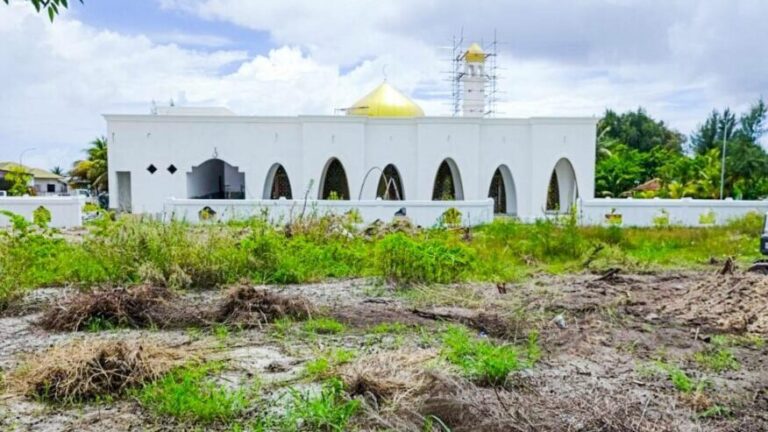 އައްޑޫ މީދޫ މިސްކިތުގެ ފިނިޝިން މަސައްކަތް ކުރިއަށްދަނީ