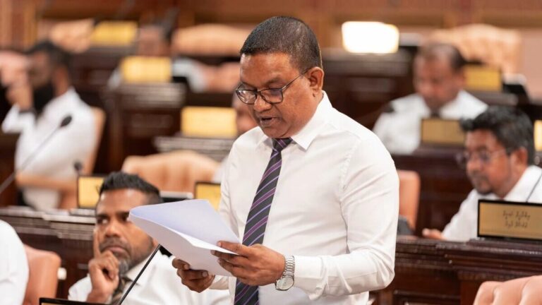 މެންބަރުންގެ އިންޝުއަރެންސާ ގުޅުވައިގެން ވާހަކަދައްކަނީ ސިޔާސީ ފިތުނަ އުފައްދަން: މެންބަރު މުފީދު