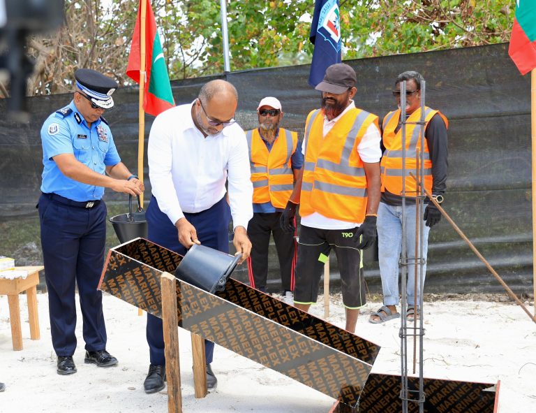 އަމާޒަކީ ރާއްޖޭގެ ކުށުގެ ވެށި ނައްތާލައި، އެ ވެށީގައި މީހުން ހަރުނުލާނޭހެން ފުލުހުންގެ މަސައްކަތްތައް ތަރުތީބުކުރުން: ވަޒީރު