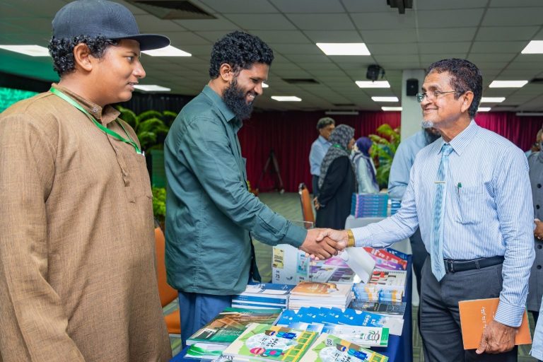 ’މަޢުރިފާ 2025′ ފޮތް މަޢުރަޒު ހުޅުވައިފި