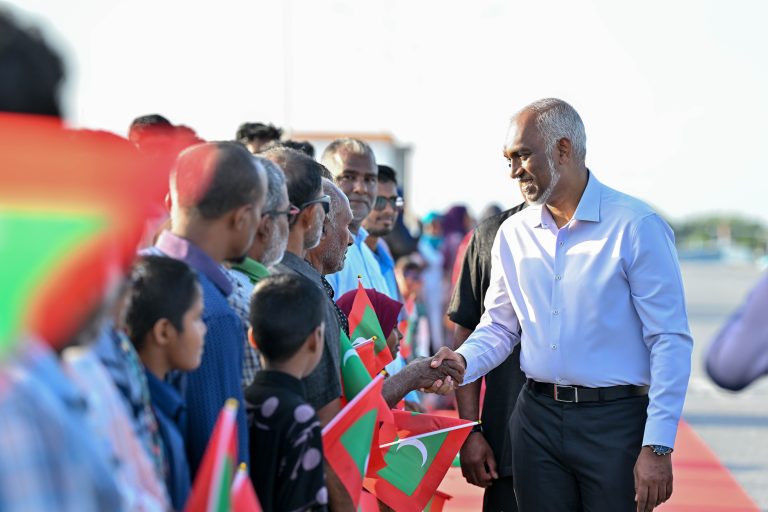 ހދ ގެ ރަށްރަށަށް ކުރެއްވި ދަތުރުފުޅު ނިންމަވާލެއްވުމަށްފަހު ރައީސް މާލެ ވަޑައިގަންނަވައިފި