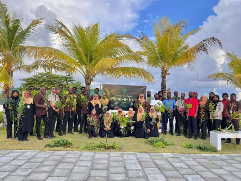 މޯލްޑިވިއަން އެއަރޯއިން، 5 މިލިއަން ގަސް އިންދުމުގެ ޕްރޮގްރާމުގެ ދަށުން ގަސްއިންދުމުގެ ހަރަކާތްތައް ފަށައިފި