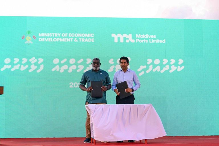 ކުޅުދުއްފުށީ ޕޯޓުގެ ހިދުމަތް ފުޅާކުރުމުގެ މަޝްރޫއާ ގުޅޭ އެއްބަސްވުމުގައި ސޮއިކޮށްފި