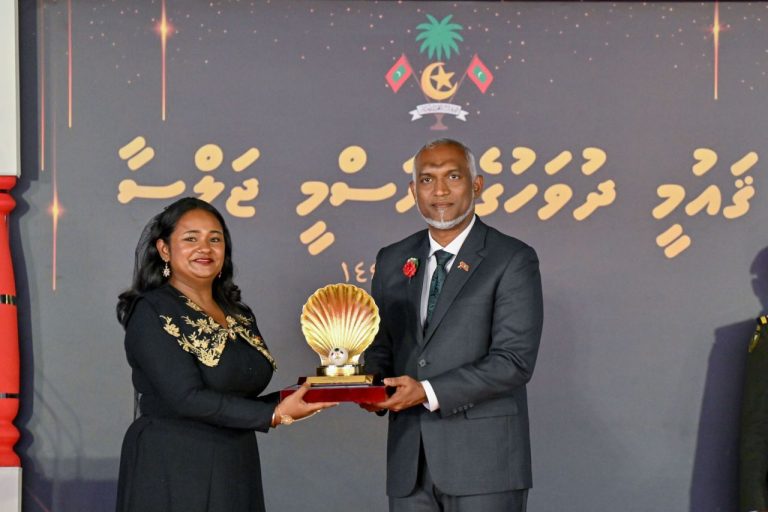 ޝަރަފުވެރިކަމުގެ ޤައުމީ އިނާމު އަލްމަރްޙޫމް މުޙައްމަދު މާޖިދުގެ ހަނދާނަށް އަރުވައިފި