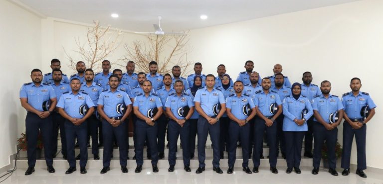 ސައުތު ޕޮލިހުގައި މަސައްކަތްކުރާ ފުލުހުންނަށް ފަސްޓްލައިން މެނޭޖްމަންޓް ކޯސް ފަށައިފި