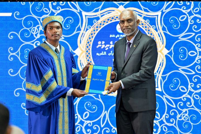 ޤުރްއާން ހިތުދަސްކުރާ ޙާފިޡުންނަށް ރައީސް ދެއްވާ އިނާމު، ރަމަޟާން މަހުގެ 27 ވިލޭރޭގައި ދެއްވަނީ